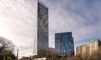 Вот ещё красота на куриных ножках Скуратова на Мосфильмовской.