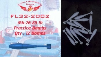 Поковырял инет по картинке. На Reddit предположили что это Mk 76, практическая бомба, точнее один из её вариантов.