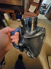 "С дури можно и хрен сломать."
Мыть можно, но не 90 градусов.