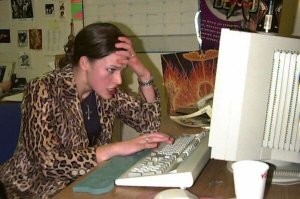 <<Милла Йовович отвечает на вопросы фанатов в онлайн чате компании AOL.>>
