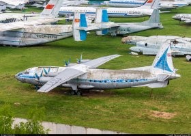 Похоже этот в Монино последний!

Барановичи Ан-10 б/н 55501. Последний раз наблюдался 1 июля 1996 г. Ранее летал в ВВС. 
Кишинев Ан-10 б/н 11161. Установлен в одном из парков города в 1973 году. Просуществовал примерно до 1981 года. 
Воронеж Ан-10 б/н неизвестен. Установлен в детском парке механического завода. Просуществовал как минимум до 14 января 1984 года. 
Кемерово Ан-10 б/н неизвестен. Установлен в одном из микрорайонов города. Демонтирован в середине 90-х гг. 
Мирный Ан-10 б/н 11169. Последний раз наблюдался только фюзеляж 2 июля 1992 г. 
Монино (Музей ВВС) Ан-10А б/н 11213. Установлен в середине 70-х гг 
Новочеркасск Ан-10 б/н неизвестен. Демонтирован в 80-е гг. 
Самара Ан-10А б/н 11200. Установлен на одной из площадей города. Использовался, как детский кинотеатр "Антошка”. Сгорел и демонтирован в 1995-1996 гг. 
Ростов на Дону Ан-10 б/н неизвестен. Установлен в Западном жилмассиве в 1976 году. Демонтирован в 80-е гг. 
Улан-Удэ Ан-10А б/н 11164. Последний раз наблюдался 20 апреля 1997. 
Ульяновск Ан-10 б/н 11154. Сохранился только фюзеляж в районе ШВЛП. 
Киев Ан-10А б/н 11174. Установлен на ул. Народного ополчения. Демонтирован в 1993 году. 
Ан-10А б/н неизвестен. Установлен на ВДНХ УССР в 1972 году. Демонтирован в 80-е гг.