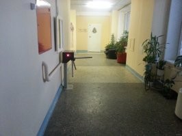 турникетик, кстати, под 200к стоит. стопудово госчиновнички бабло бюджетное отмыли-попилили. или просрали впустую.