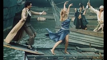 Почему гнетуще? Там же очень даже весело.