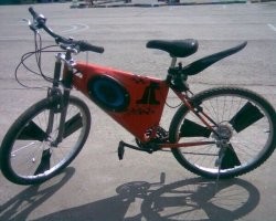 Не ну я могу понять тюнинг и вливание бабла в эксклюзивные тачки, спорткары… А Рено переделать в Пежо… )))) напомнило детство