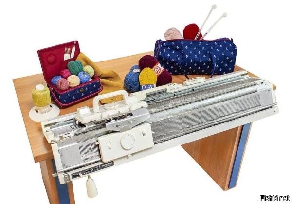 Это перфокарточная Silver Reed SK280/SRP60N





У Веритас каретки совершенно другие