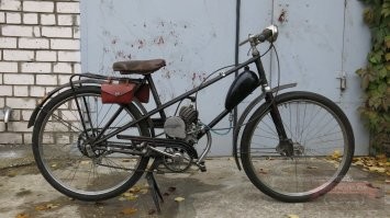 Еще Пенза выпускала ЗИФ-5Д (Пензенский велосипедный завод им. М.В.Фрунзе) в щестидесятых. В 70-х модель несколько изменилась.