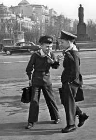 В 1961 году такой школьной формы уже не было.