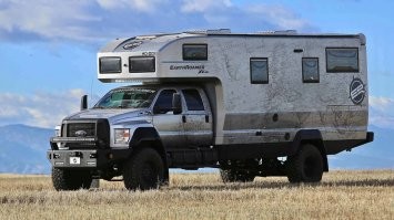 1. Не слышал о ford F600. 650 есть, но это уже совсем грузовик. 550 есть, и вот он как раз такой. Так что думаю шильдик поменяли.
2. У Earthroamer уже есть дома на модели 550 и на модели 650