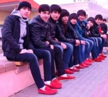 Ерунда. Кавказские приматы, например, вполне успешно разговаривают, Они даже сдают ЕГЭ на 100 баллов и поступают в лучшие вузы Москвы. Главное - мотивация.