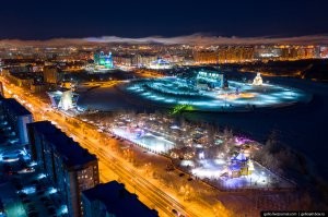 А чё не так? На первом фото - Эмираты, на втором Сургут. Смотри не перепутай