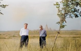 Эта потрясла. Сейчас увидеть Университет с м. Вернадского даже  не представляю на какую высоту нужно подняться...