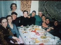 Знаем знаем. Интересно интересно рожи не трезвые а застолье трезвое. И где же зелёный змей?