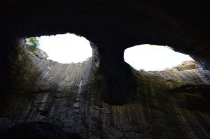 3-я - фотошоп. Луна не проходит через "Окната".