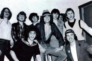 Боярский светанул слева)