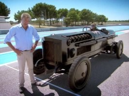 полторашка в пузе водилы))))