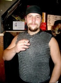 Тогда уж кОльчУга.