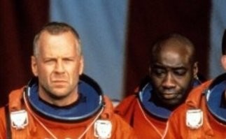 А, я их помню! Чёрного на электростуле поджарили, а другой всё по трубам вентиляции ползал.