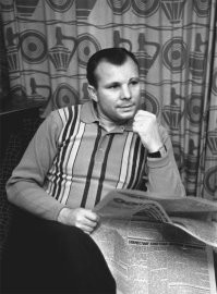 А что , кроме торчков , певцов ртом  и американских президентов не нашлось никого более достойного ?