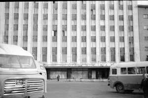 Папа с классом едет на таком в Таллин. 1969