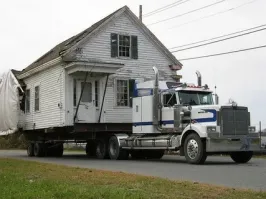 "Жители страны столкнулись с "ресурсным проклятием" - когда государство живёт только за счёт экспорта ЖИЛЬЯ"
Это так?