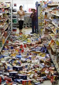 Эти стройные ряды - впечатляют, а потом заходят свиньи покупатели и результат становится таким