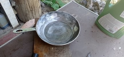 Была такая же. А стала другая..... Жена достала -почисть, да почисть....