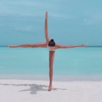 А я бы сзади пристроился .