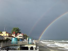 А чё всё иностранщина? У нас тоже есть великолепные уголки. Вот первые два фото с того уголка, что я посетила пару недель назад. А потом чудо в моём городе.  И снова мой город прямо вот сейчас.