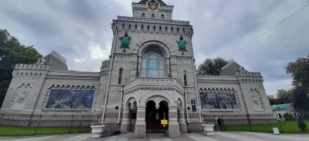 А чё всё иностранщина? У нас тоже есть великолепные уголки. Вот первые два фото с того уголка, что я посетила пару недель назад. А потом чудо в моём городе.  И снова мой город прямо вот сейчас.