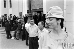 ​16 красноречивых снимков, какой была работа модели в СССР