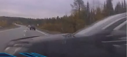 Он ему жизнь спас, стукнув в крыло, а прикинь если бы в водительскую дверь въехал?