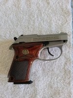 Уменя Беретта 0.32 ACP.
Это калибр Браунинга 7.65 мм.