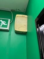 Тут как раз всё наоборот. Перегородку не так поставили, а может и по другому-то не получится