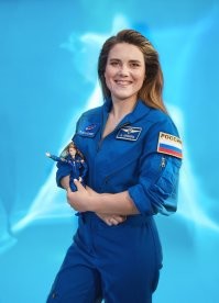 Ничего, у нас не сегодня-завтра Анна Кикина полетит на Crew Dragon (должга была 3.10, но отложили из-за погоды).  А с нее 2 Барби сделали и она всяко красивее итальянки!
