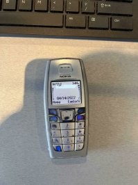 у меня тоже такая есть) старая верту но чую скоро с поколением элекронных симок их отрубят, но моя пока дышит, даже стандартные приложения вроде ещё орбят