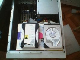 Не каждый поймет, что тут происходит, но кто вспомнит, прослезится от воспоминаний ))