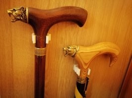 Все правильно. Не могу холить с теми, что предлагают в соответствующих магазинах, какой то старческий алюминий, стыдоба, чувствуешь себя ущербным... Вот мои, делаются под заказ, от 2х до 6ти месяцев, мастера называть не буду, найти не трудно.