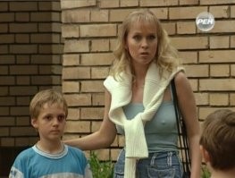 Прохладно на улице)