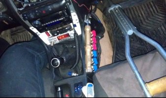 У меня, в пневмосистеме, десять лет уже служат. Не травят.