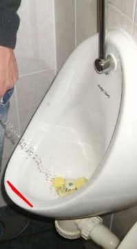 можно и "Нас Рать" в лицо, и что же будет дальше - оботремся или обсохнет?   Крейсер Москва-потоплен, газопроводы взорваны, мост разрушен. Красная линия это что вообще?