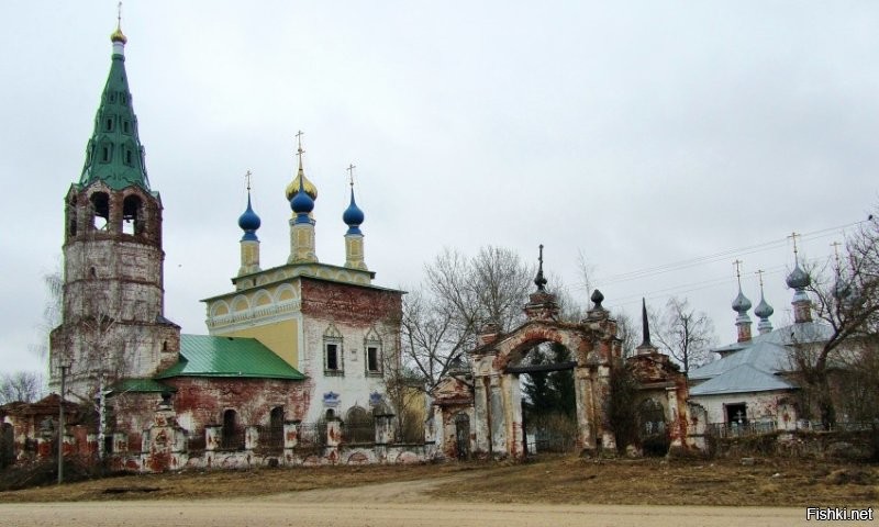 Ивановская область, Горицы. Храмовый комплекс. Церкви Рождества Пресвятой Богородицы и Вознесения Господня.
Год постройки между приблизительно 1800 и приблизительно 1820.
