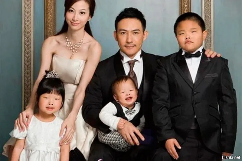 Это ж кореец подал на свою жену в суд,сто дети не красивые.