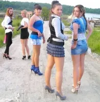 Этот тот возраст, когда ты - прыщавый пацан "лупишь палкой крапиву" и играешь в войнушку, а одноклассницы тебя переросли на голову и по комплекции и манерам похожи на размалеванных коров ,и которые за косой взгляд целым стадом готовы отмудохать