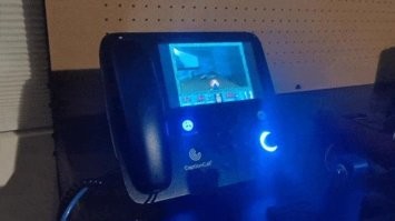 На домофоне ещё хрен знает когда дум запускали.