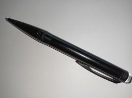 Любимая ручка. Хорошо пишет. Уже 4-й год радует.
Конечно бывали разные. Как-то попадалась ручка из картона с рекламкой какой-то ерунды. Часто не нравилось как пишет ручка. От стержня зависит очень многое.