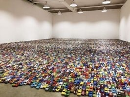 "Коллекция из 24 124 автомобиля модели Hot Wheels"!
Вначале обалдел от высоты потолков! Потом понял что, скорее всего просто в заголовке ошибка:
Коллекция из 24 124  моделей автомобиля Hot Wheels