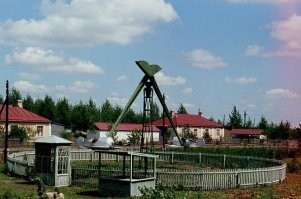 Краснодарские школьники электросамокатом раскрутили карусель до опасной скорости