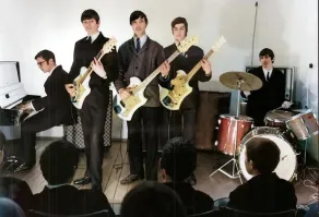 А что Элтон Джон с Битлами делает ?  
Помню тот концерт )