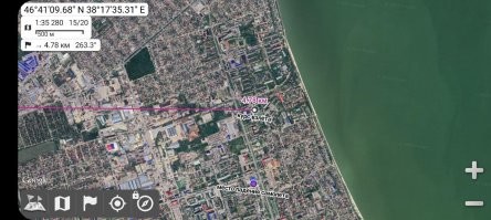 Еще один альтернативно одеренный пЕлот... Дотянуть можно если у тебя есть запас по высоте. Иначе хрен ты что сделаешь с отключенными двигателями. Это физика. На карту глянь, если не совсем вакуум в башке - поймешь, куда они тянули. И летчик лежит практически около дома. Значит катапультировался реально в последний момент и сделал все что мог.