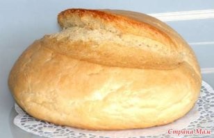 Надрезы на тесте помогают избежать появления трещин при расширении батона во время выпечки. А не эта фигня что в статье.
Кроме батона, разрез делали на большом круглом хлебе, один длинный разрез. Этот хлеб был дороже батона и вкуснее.